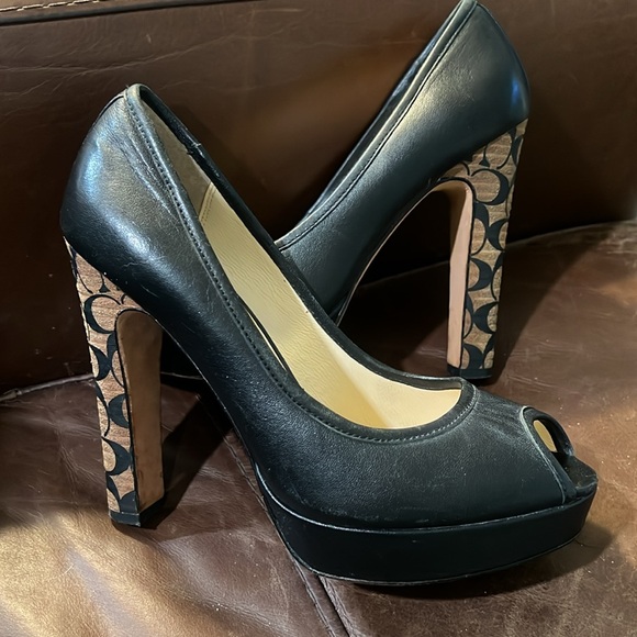 COACH BREANA SIG C BLACK LAMBSKIN HEELS - Picture 2 of 13